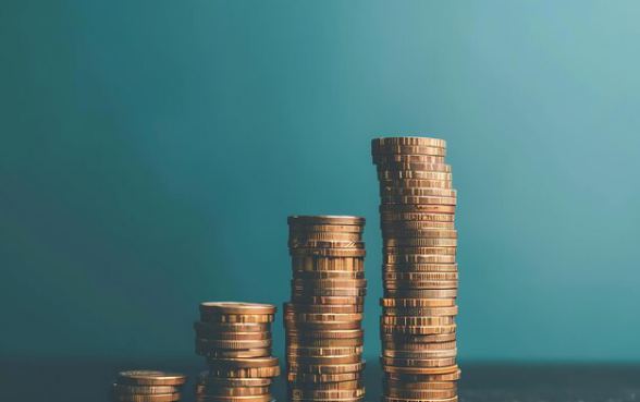 2026年借10万利息，详细阐述五个黑户必下款的口子